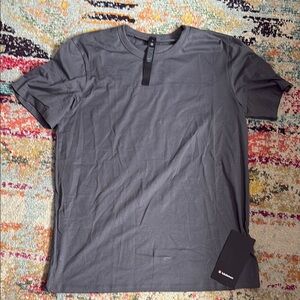 Lululemon Men Men’s Gray Short Sleeve Fundamental T Tee
